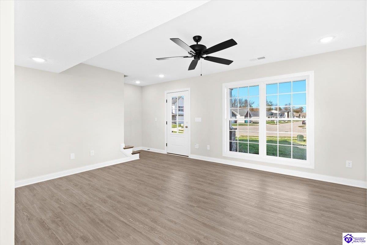 Listing Picture 401 Sandy Circle Elizabethtown, KY 42701 MLS HK25002151