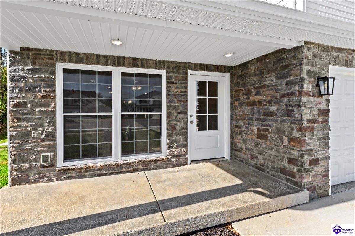 Listing Picture 404 Sandy Circle Elizabethtown, KY 42701 MLS HK25002152