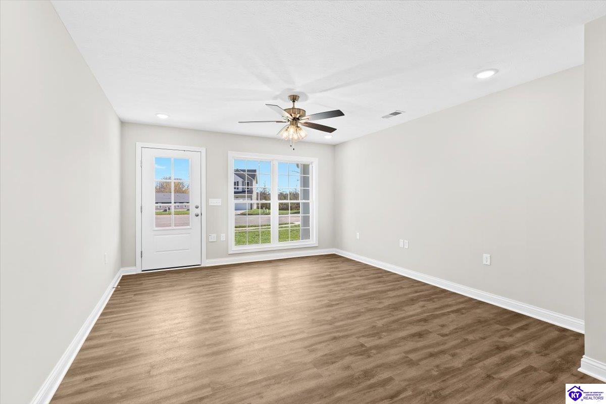 Listing Picture 404 Sandy Circle Elizabethtown, KY 42701 MLS HK25002152