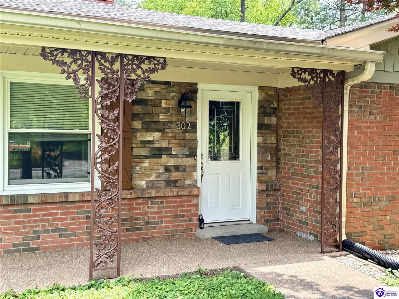 Listing Picture 302 Pinecrest Drive Elizabethtown, KY 42701 MLS HK25002169