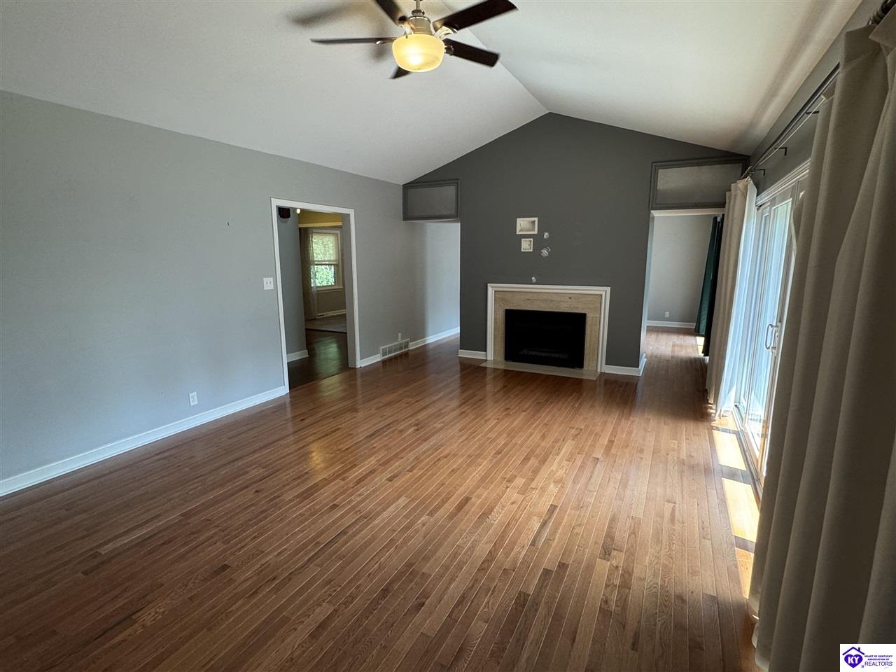 Listing Picture 302 Pinecrest Drive Elizabethtown, KY 42701 MLS HK25002169