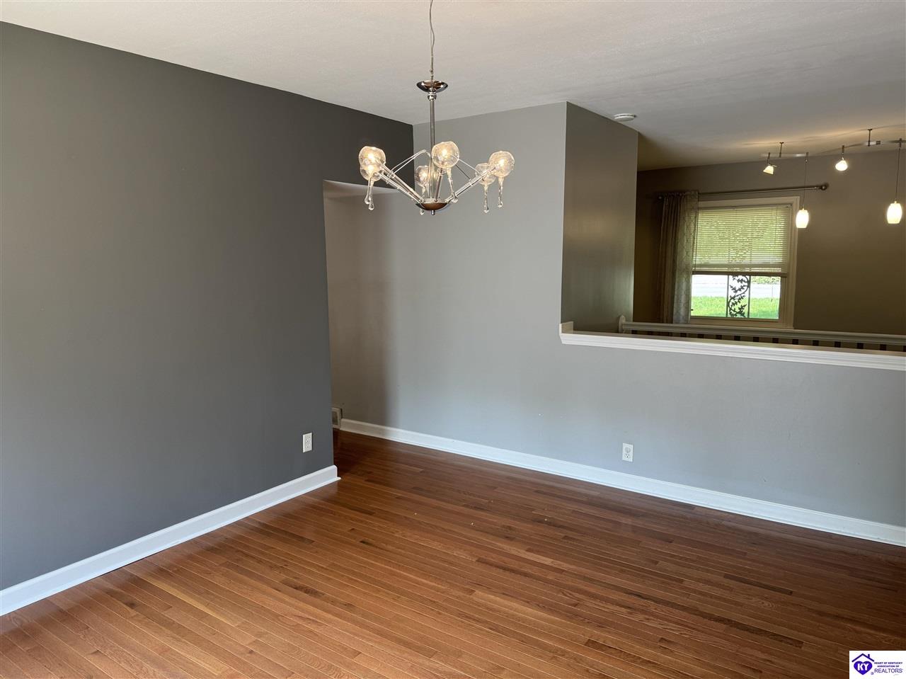 Listing Picture 302 Pinecrest Drive Elizabethtown, KY 42701 MLS HK25002169