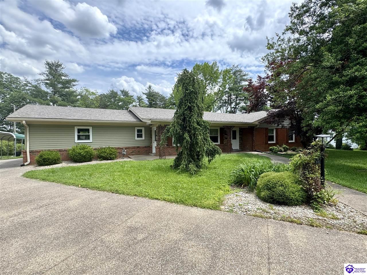 Listing Picture 302 Pinecrest Drive Elizabethtown, KY 42701 MLS HK25002169