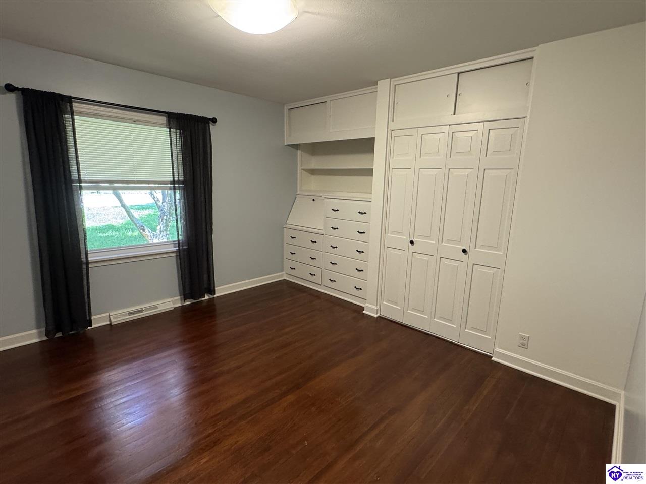 Listing Picture 302 Pinecrest Drive Elizabethtown, KY 42701 MLS HK25002169