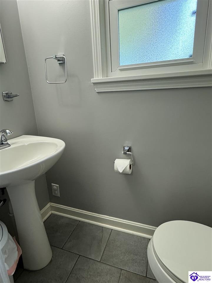 Listing Picture 302 Pinecrest Drive Elizabethtown, KY 42701 MLS HK25002169