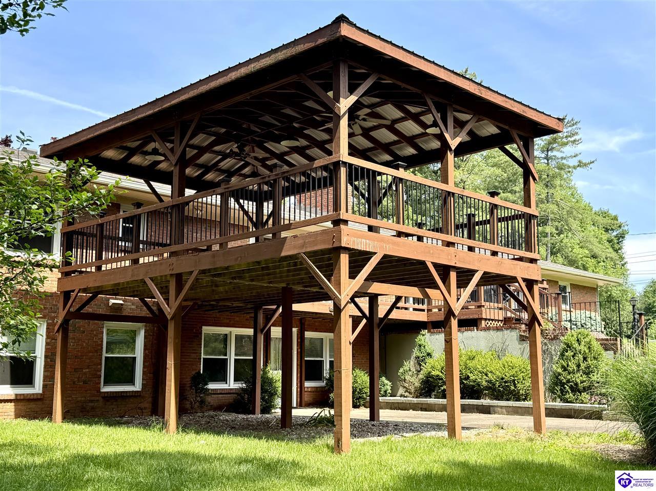 Listing Picture 302 Pinecrest Drive Elizabethtown, KY 42701 MLS HK25002169