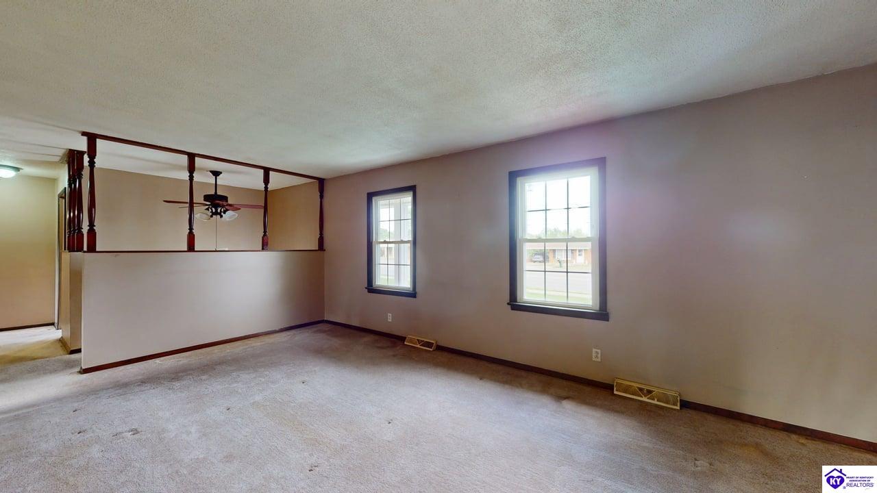 Listing Picture 1712 N Miles Street Elizabethtown, KY 42701 MLS HK25002172