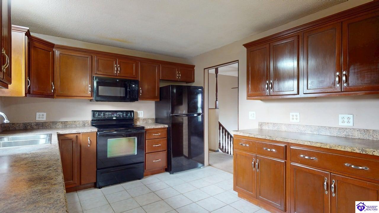 Listing Picture 1712 N Miles Street Elizabethtown, KY 42701 MLS HK25002172