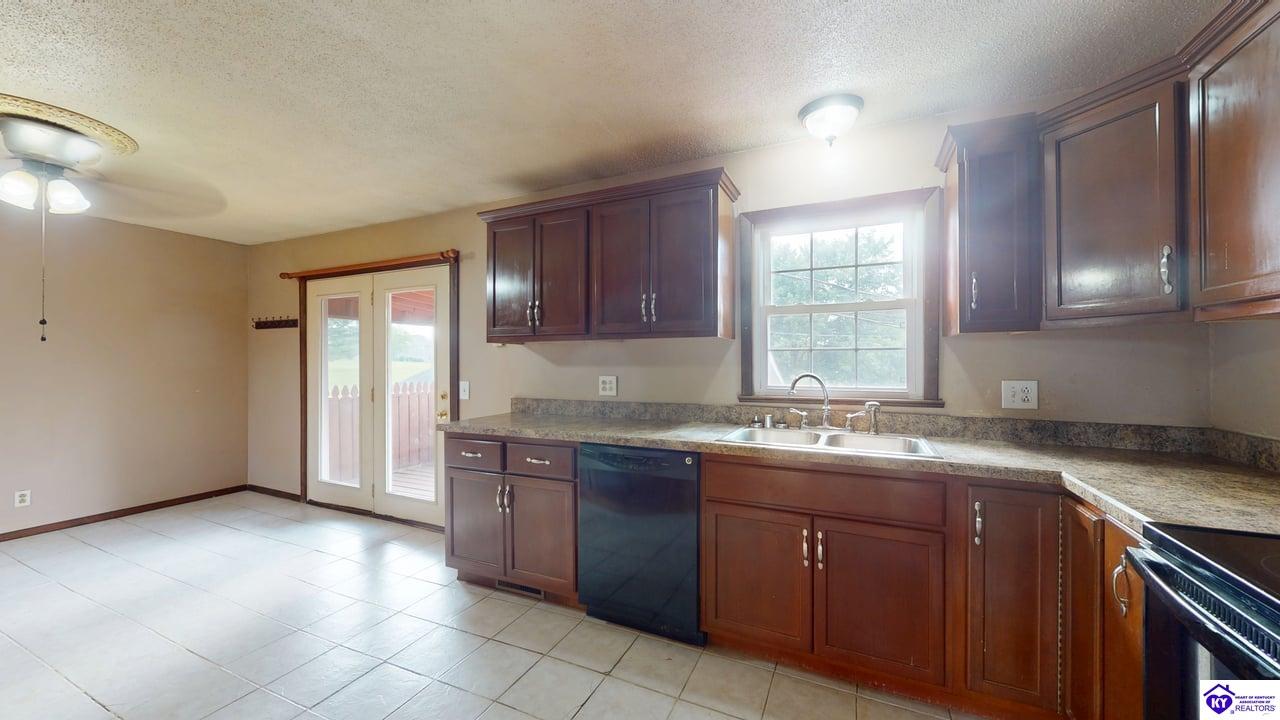 Listing Picture 1712 N Miles Street Elizabethtown, KY 42701 MLS HK25002172