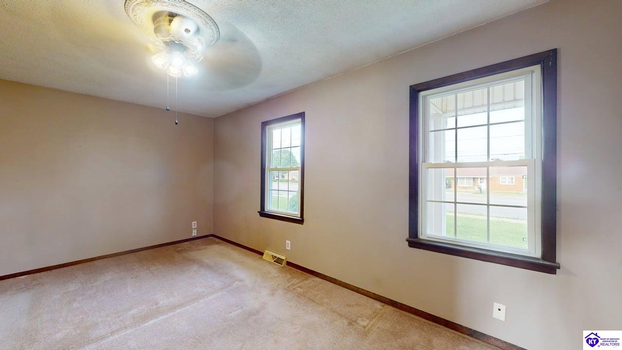 Listing Picture 1712 N Miles Street Elizabethtown, KY 42701 MLS HK25002172