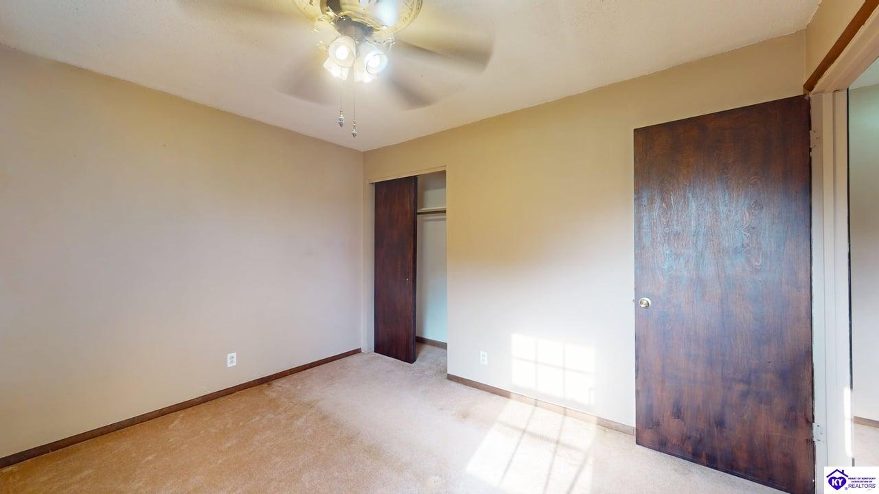 Listing Picture 1712 N Miles Street Elizabethtown, KY 42701 MLS HK25002172