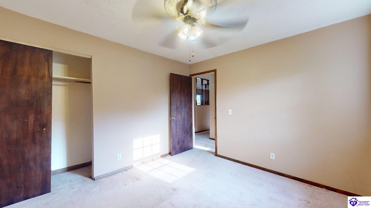 Listing Picture 1712 N Miles Street Elizabethtown, KY 42701 MLS HK25002172