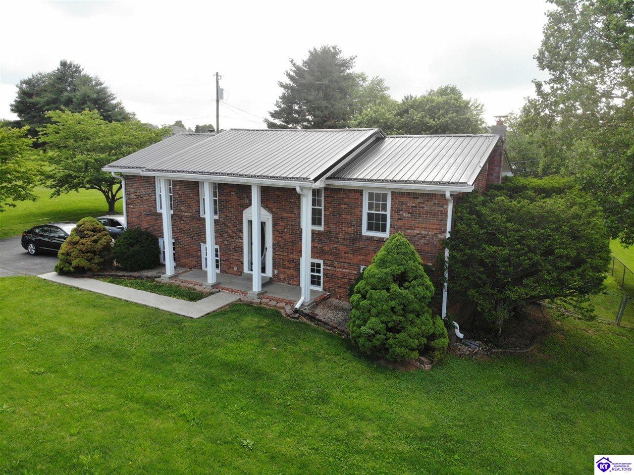 Listing Picture 1712 N Miles Street Elizabethtown, KY 42701 MLS HK25002172