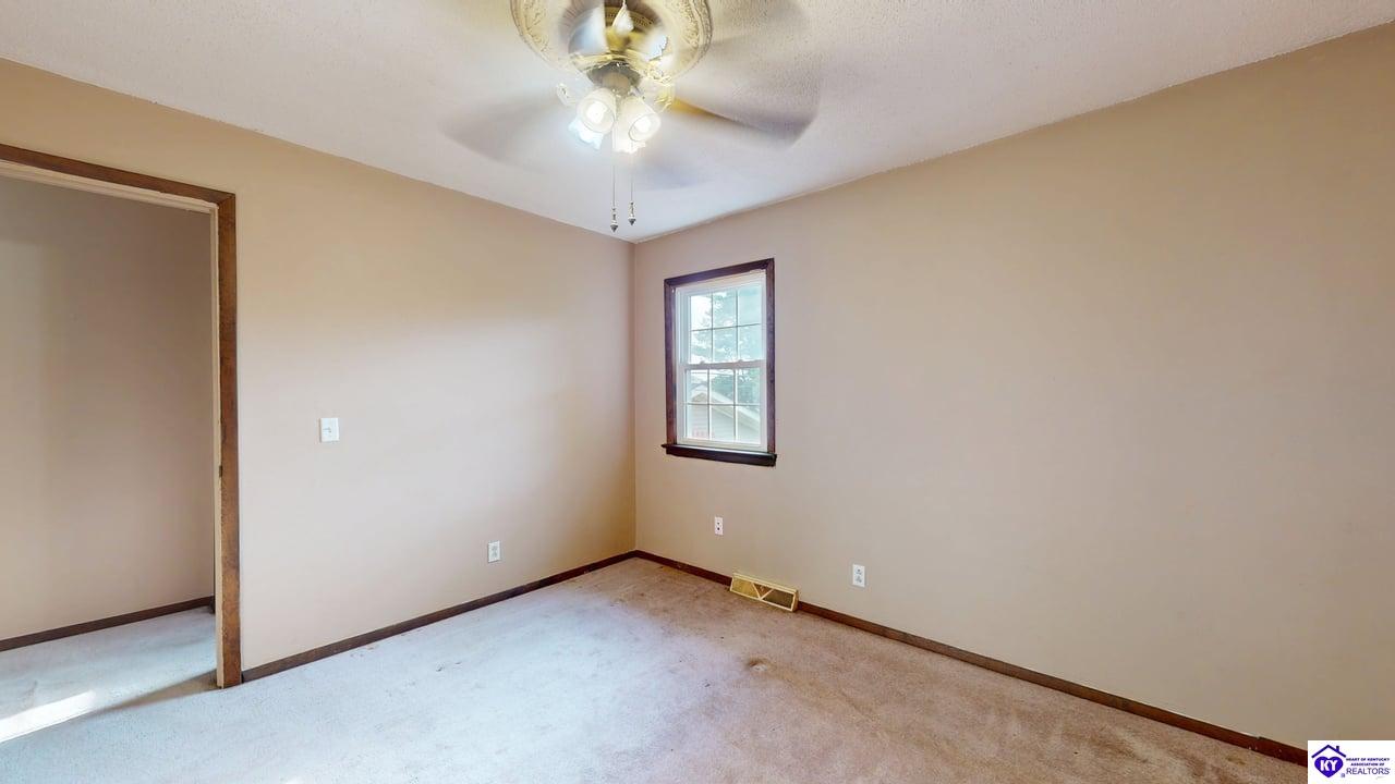 Listing Picture 1712 N Miles Street Elizabethtown, KY 42701 MLS HK25002172