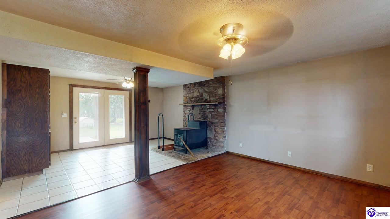 Listing Picture 1712 N Miles Street Elizabethtown, KY 42701 MLS HK25002172