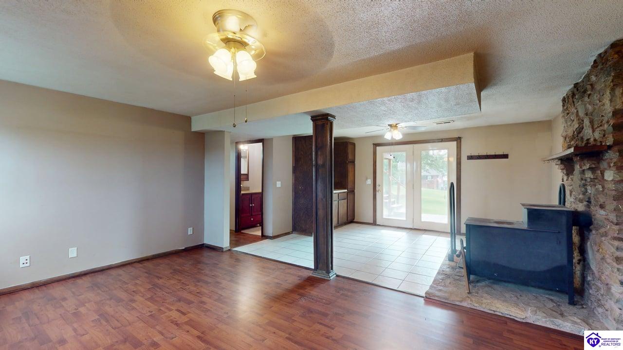 Listing Picture 1712 N Miles Street Elizabethtown, KY 42701 MLS HK25002172