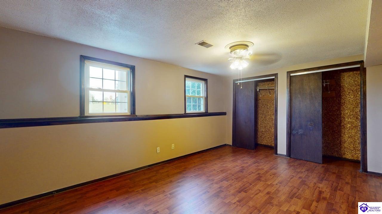 Listing Picture 1712 N Miles Street Elizabethtown, KY 42701 MLS HK25002172