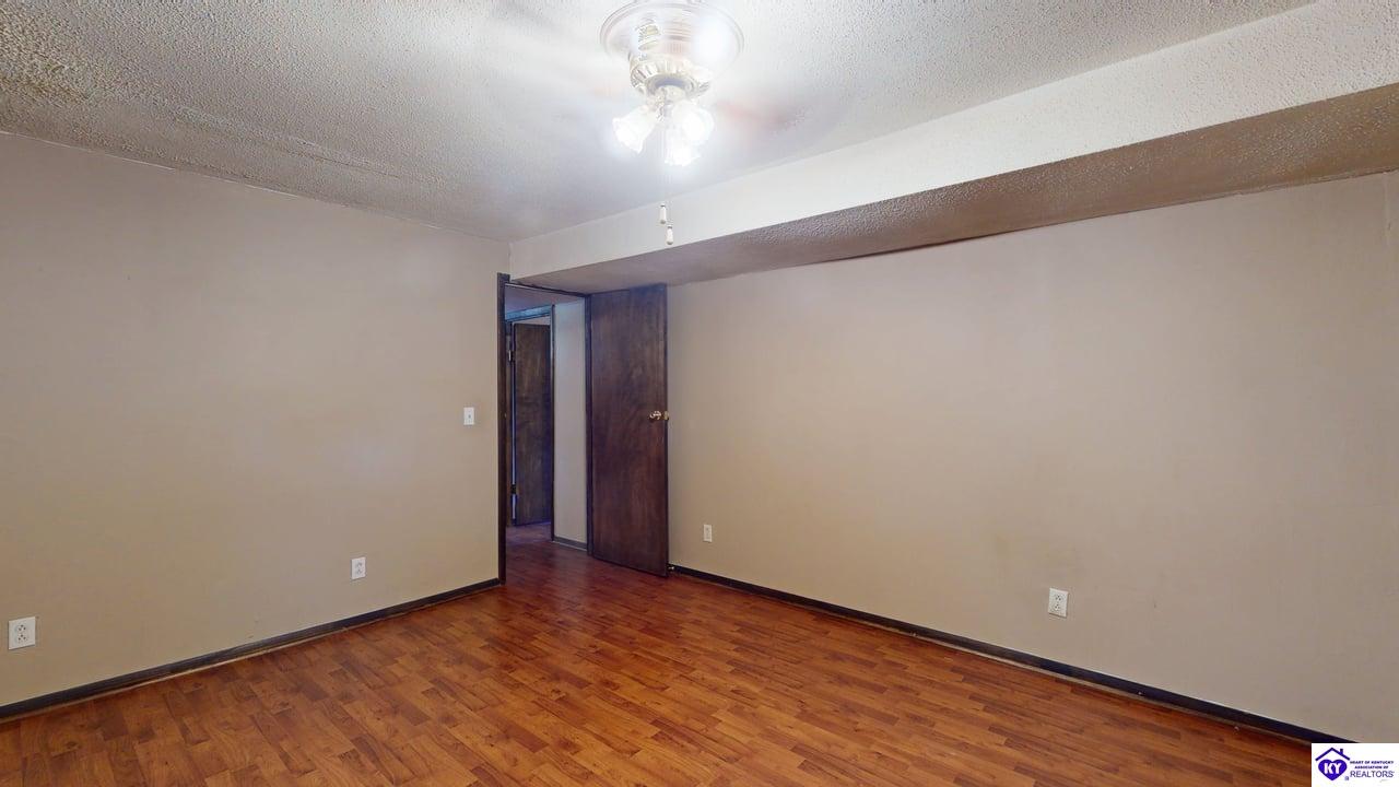 Listing Picture 1712 N Miles Street Elizabethtown, KY 42701 MLS HK25002172