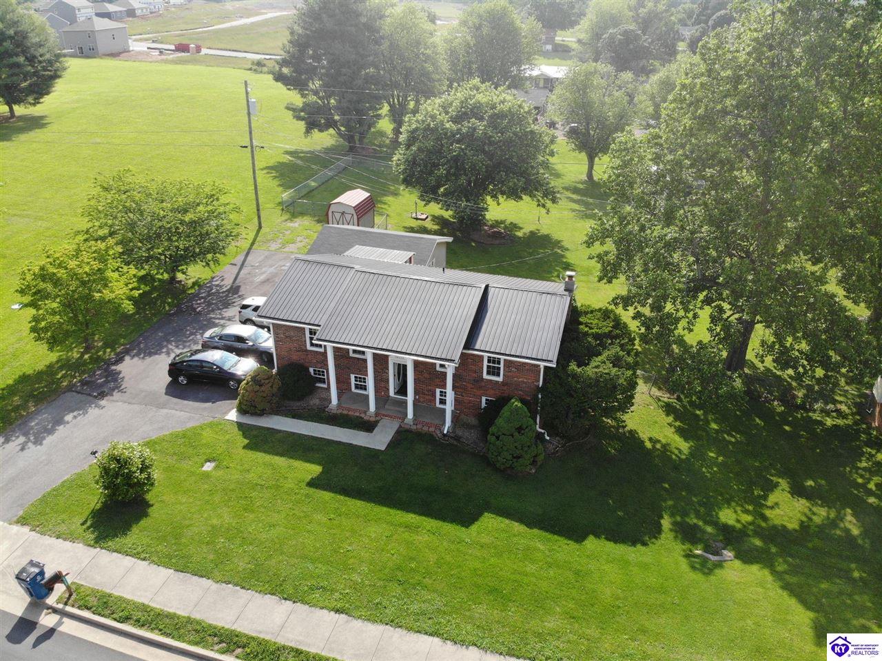 Listing Picture 1712 N Miles Street Elizabethtown, KY 42701 MLS HK25002172