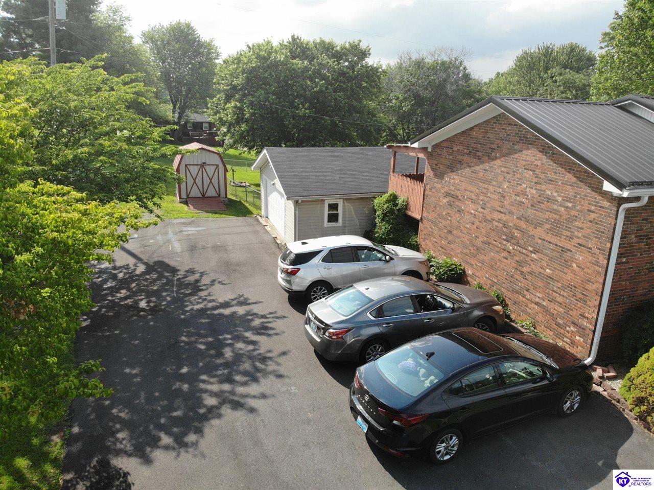 Listing Picture 1712 N Miles Street Elizabethtown, KY 42701 MLS HK25002172