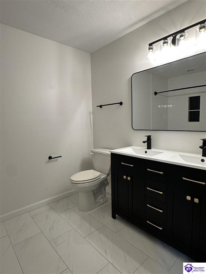 Listing Picture 204 Southside Avenue Campbellsville, KY 42718 MLS HK25002200