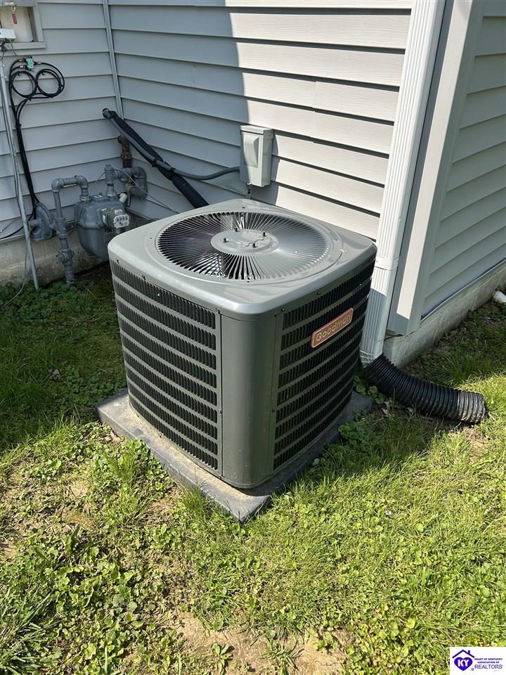 Listing Picture 201 Leitchfield Road Hardinsburg, KY 40143 MLS HK25002202