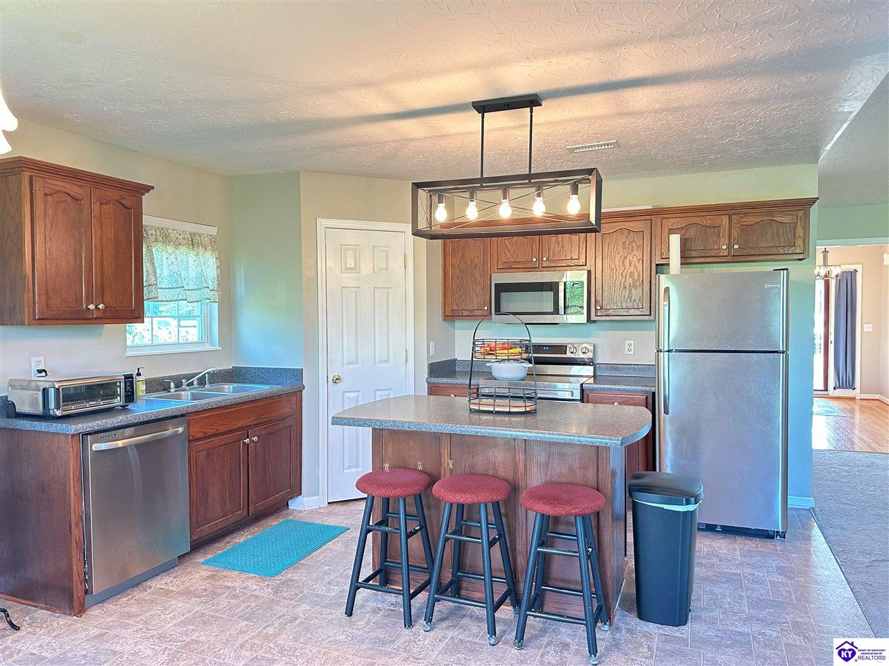 Listing Picture 70 Shipp Lane Glendale, KY 42740 MLS HK25002219