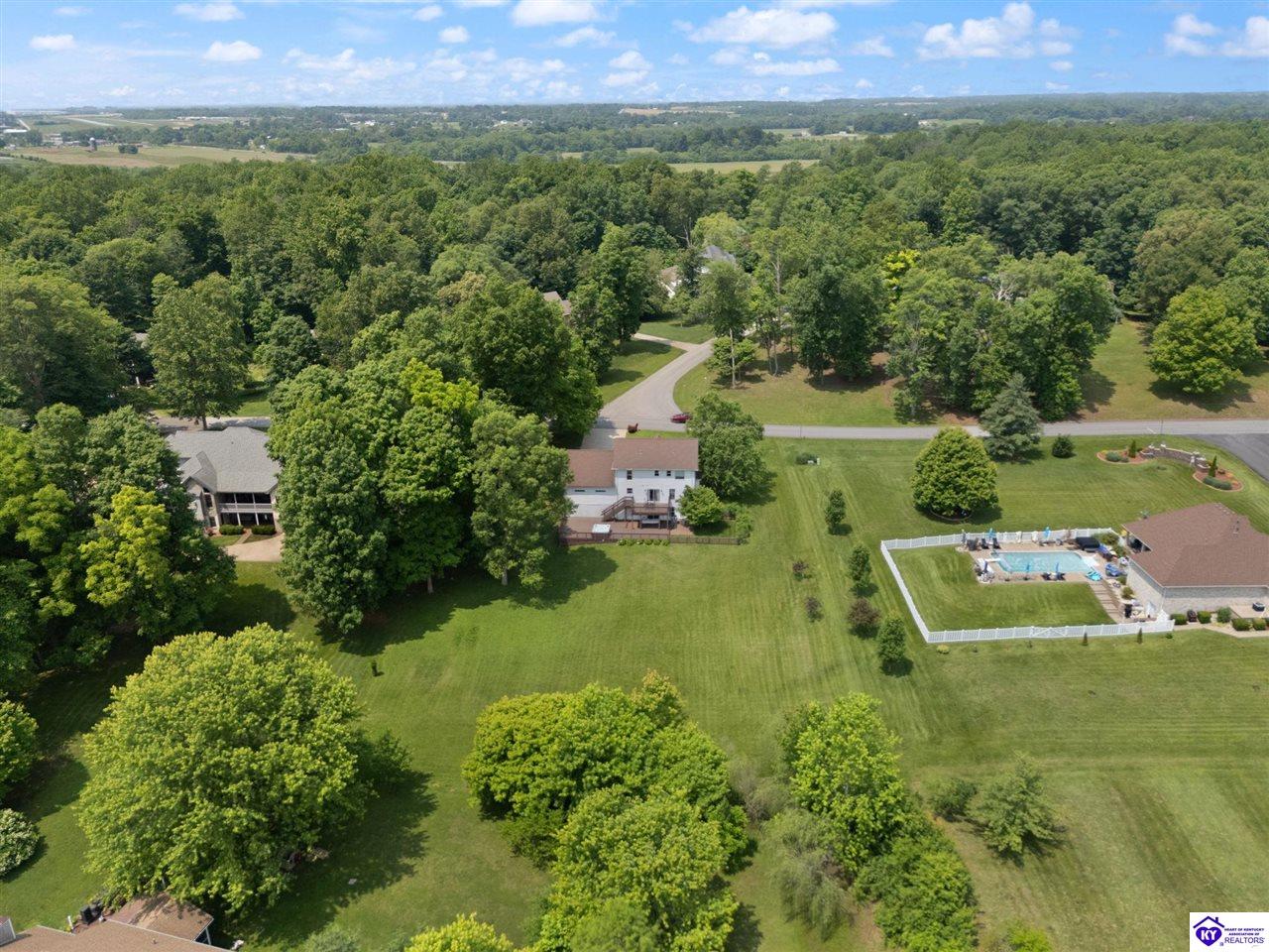Listing Picture 404 Timber Lane Elizabethtown, KY 42701 MLS HK25002226