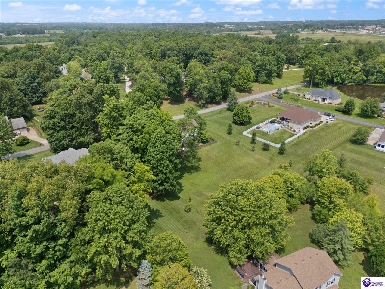 Listing Picture 404 Timber Lane Elizabethtown, KY 42701 MLS HK25002226