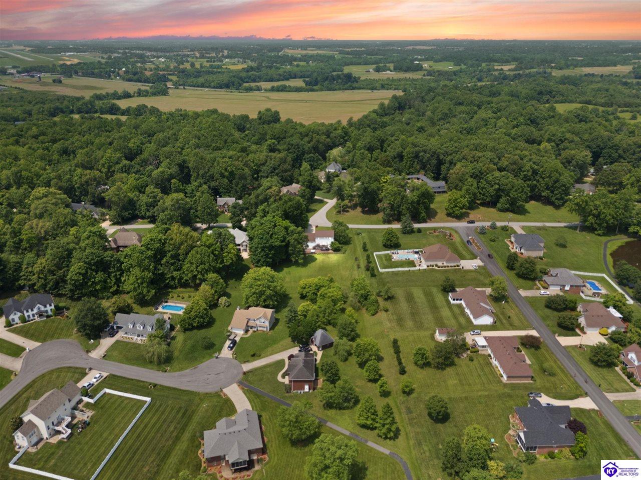 Listing Picture 404 Timber Lane Elizabethtown, KY 42701 MLS HK25002226