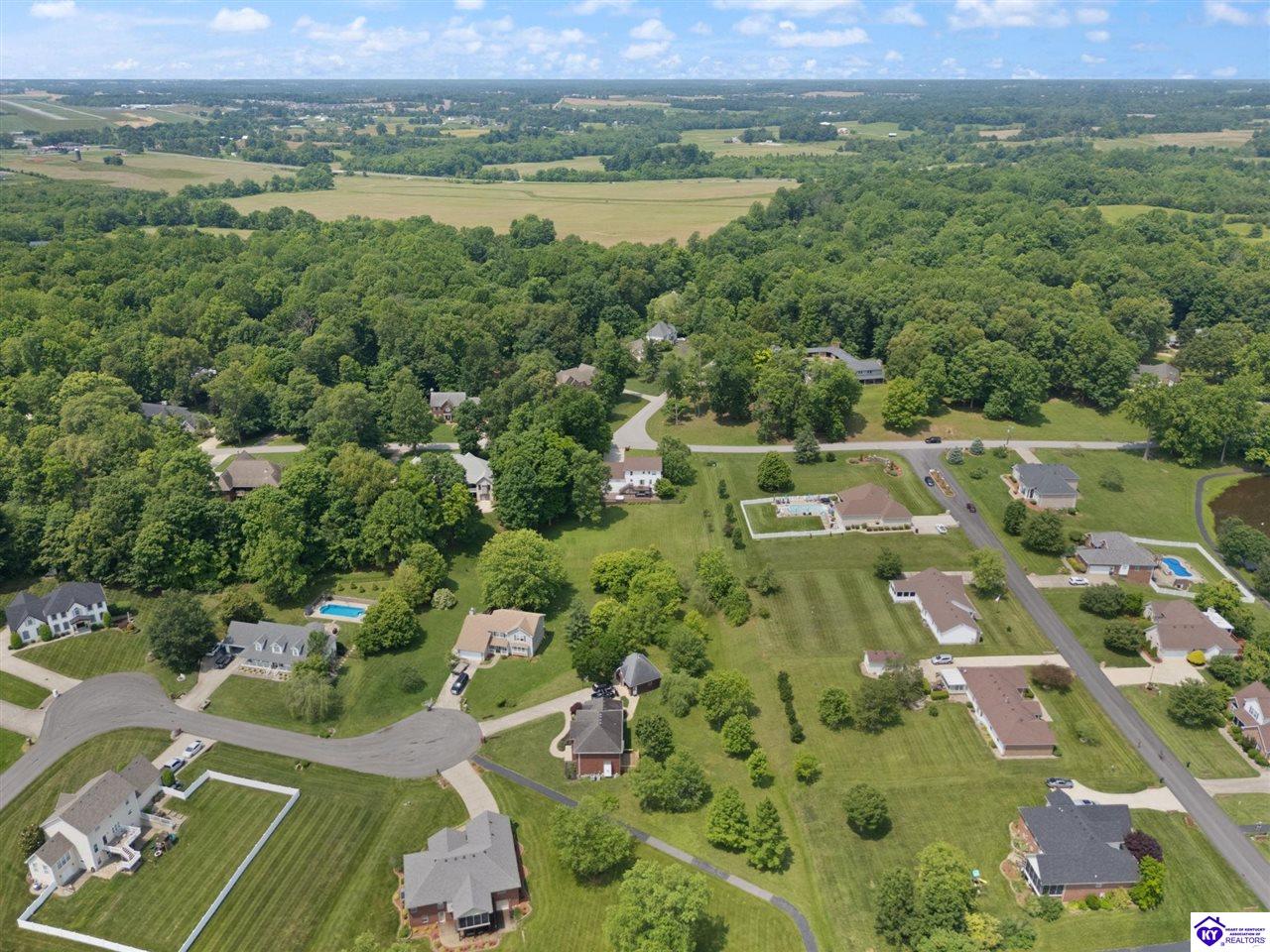 Listing Picture 404 Timber Lane Elizabethtown, KY 42701 MLS HK25002226