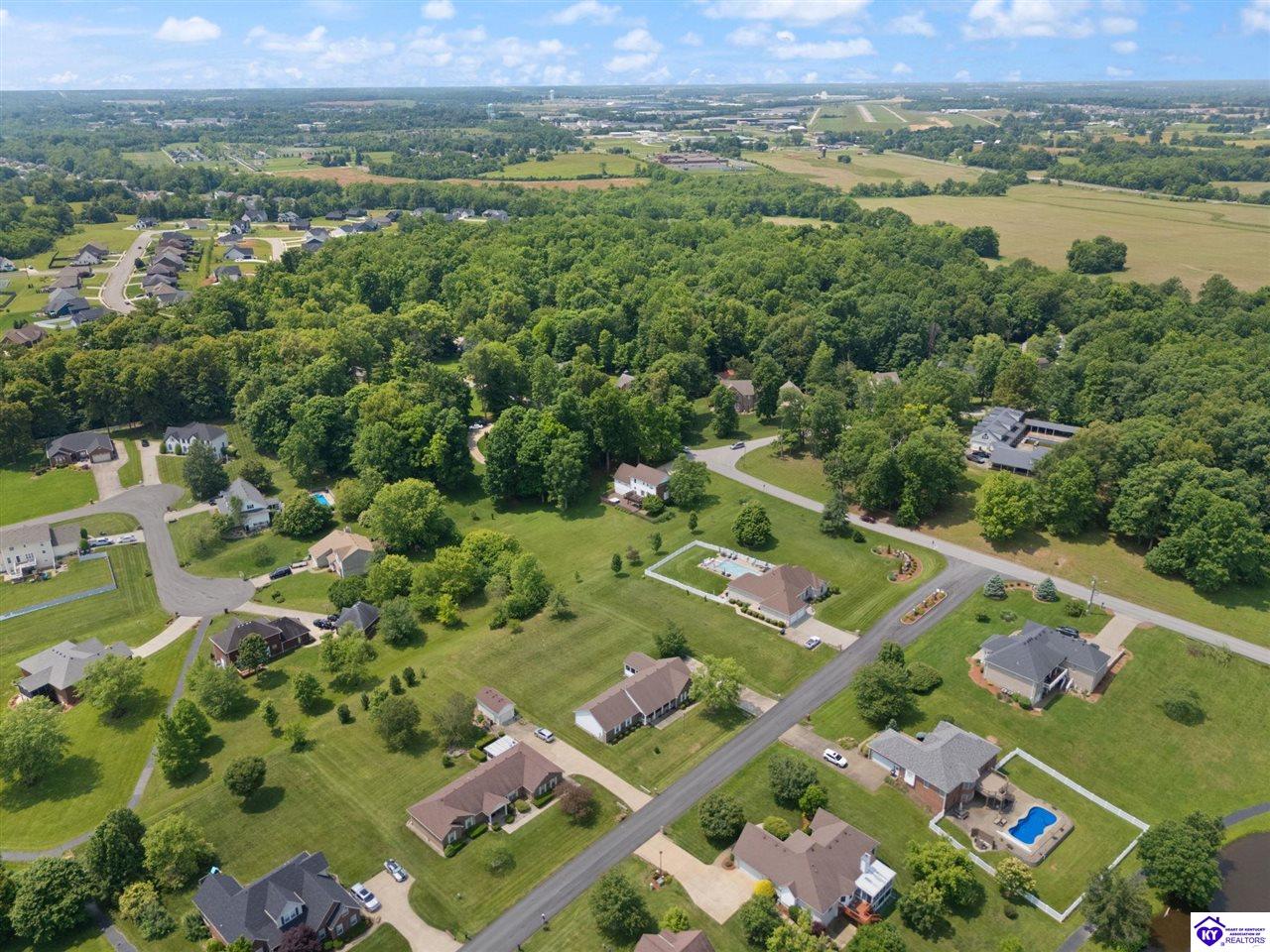 Listing Picture 404 Timber Lane Elizabethtown, KY 42701 MLS HK25002226