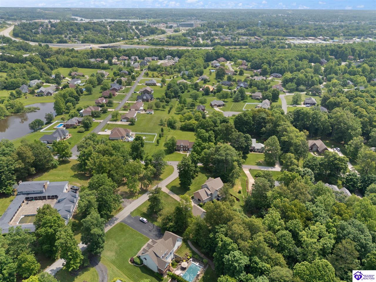 Listing Picture 404 Timber Lane Elizabethtown, KY 42701 MLS HK25002226