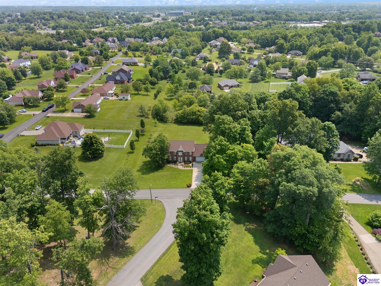 Listing Picture 404 Timber Lane Elizabethtown, KY 42701 MLS HK25002226