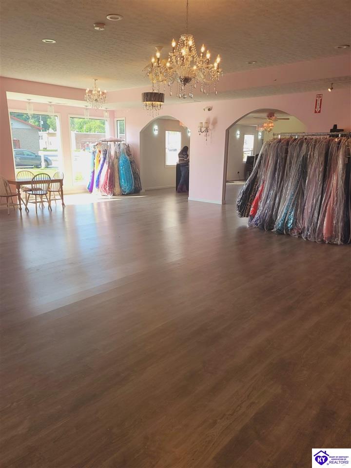 Listing Picture 8107 Blue Lick Road Louisville, KY 40219 MLS HK25002242