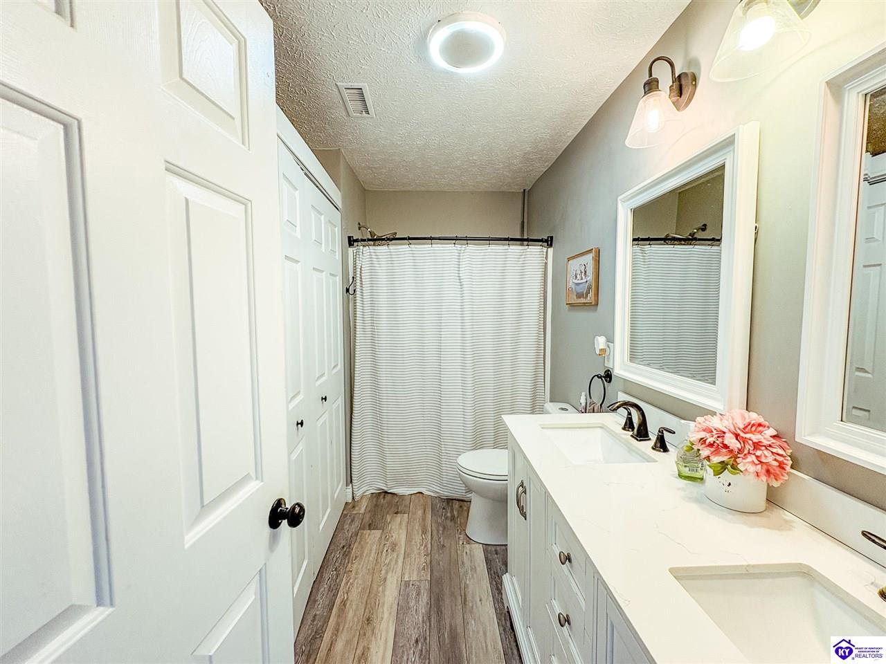 Listing Picture 114/116 Woebegona Way Hodgenville, KY 42748 MLS HK25002245