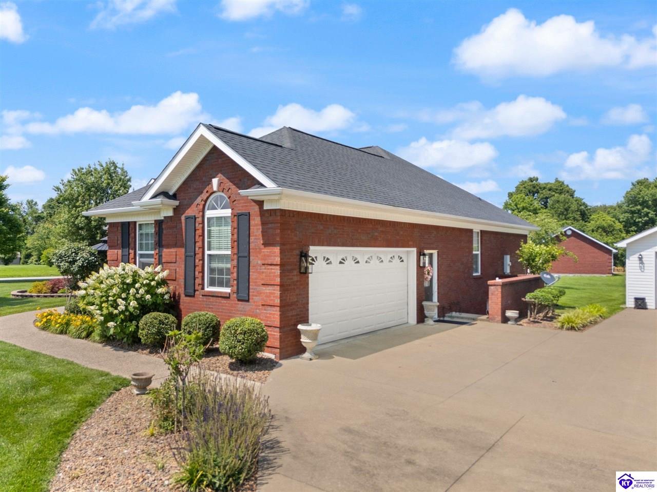 Listing Picture 466 Grand Canyon Drive Elizabethtown, KY 42701 MLS HK25002253