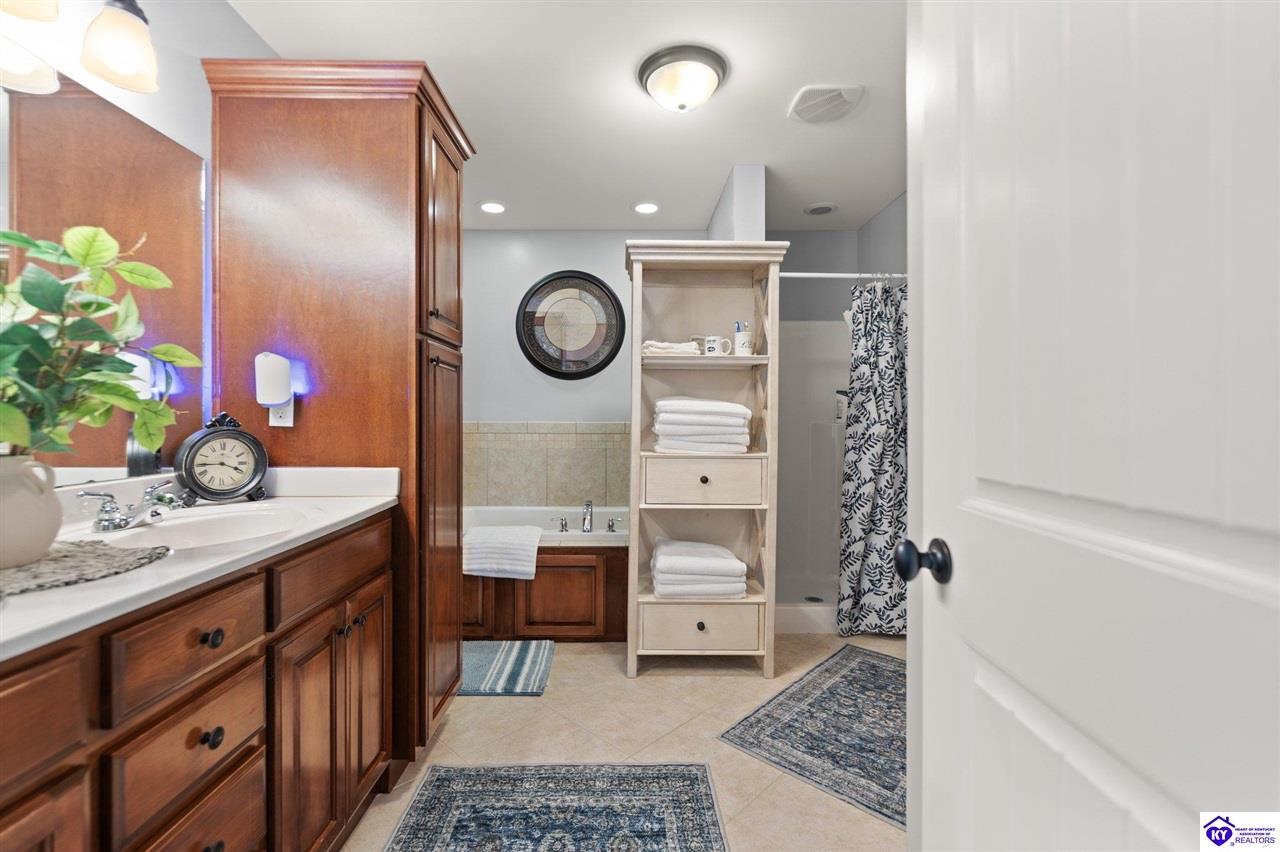 Listing Picture 466 Grand Canyon Drive Elizabethtown, KY 42701 MLS HK25002253