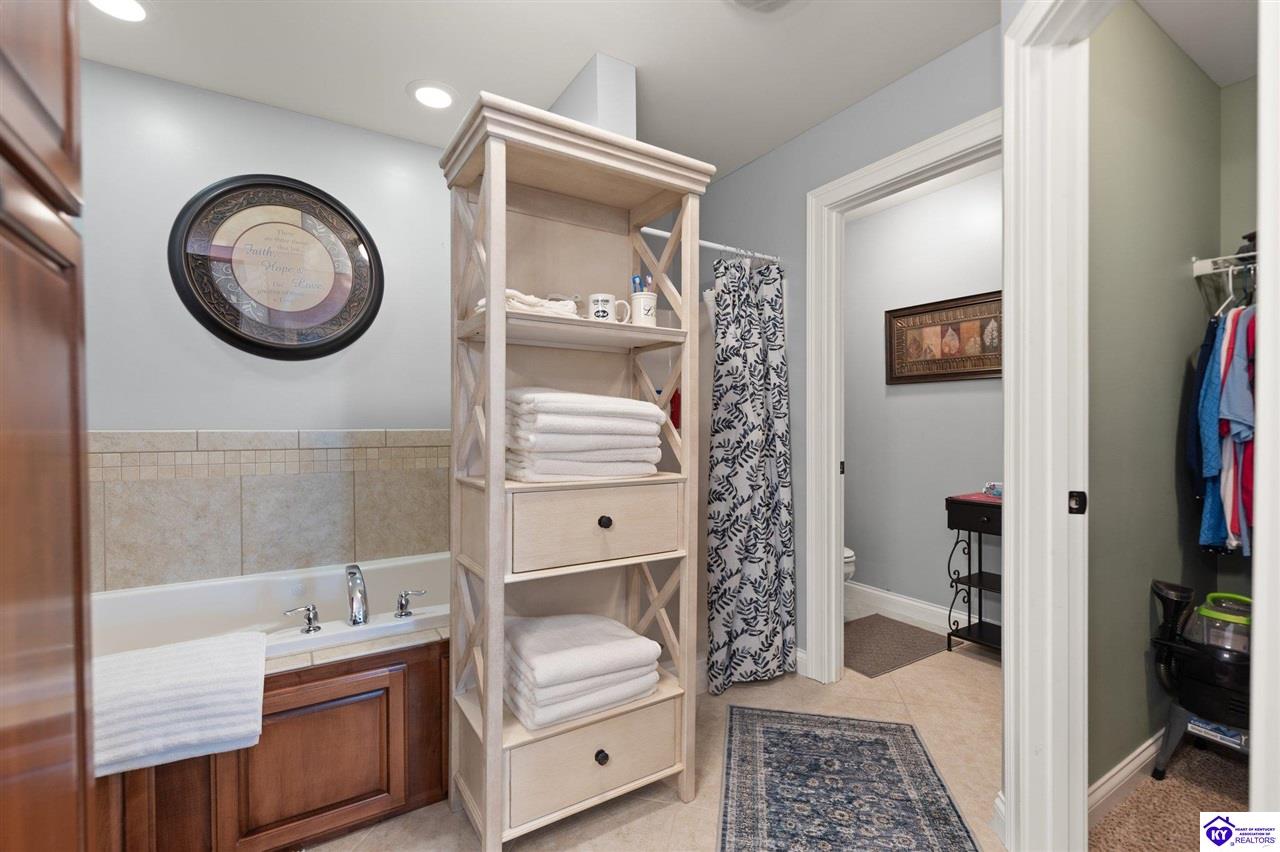 Listing Picture 466 Grand Canyon Drive Elizabethtown, KY 42701 MLS HK25002253