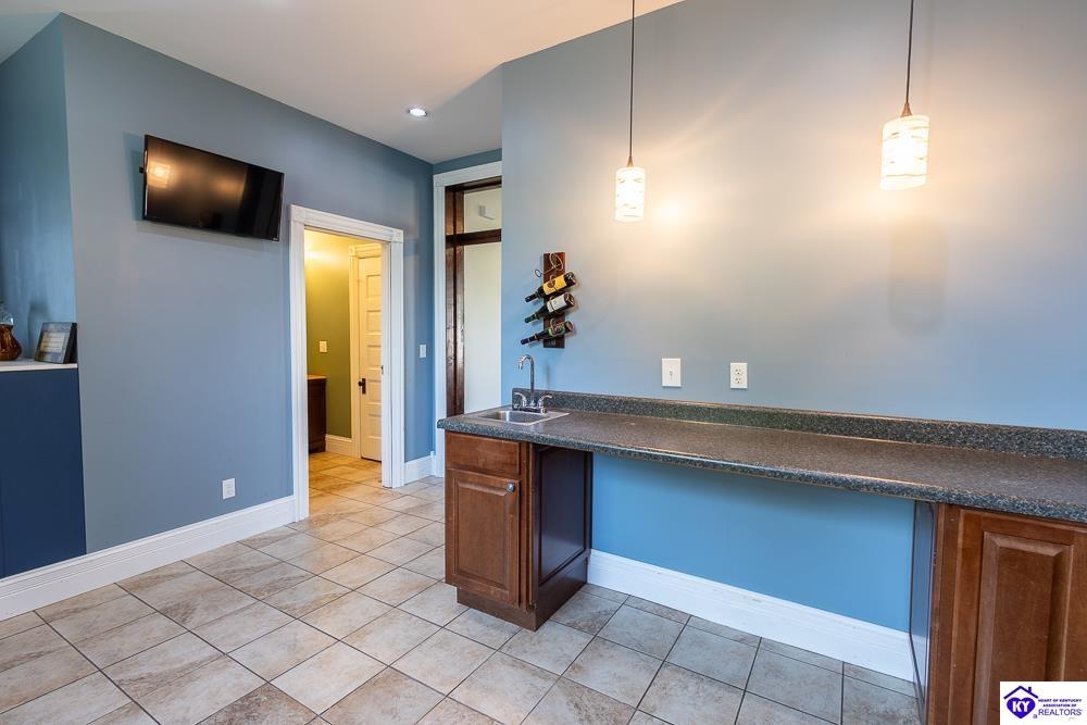 Listing Picture 618 S Lincoln Boulevard Hodgenville, KY 42748 MLS HK25002308