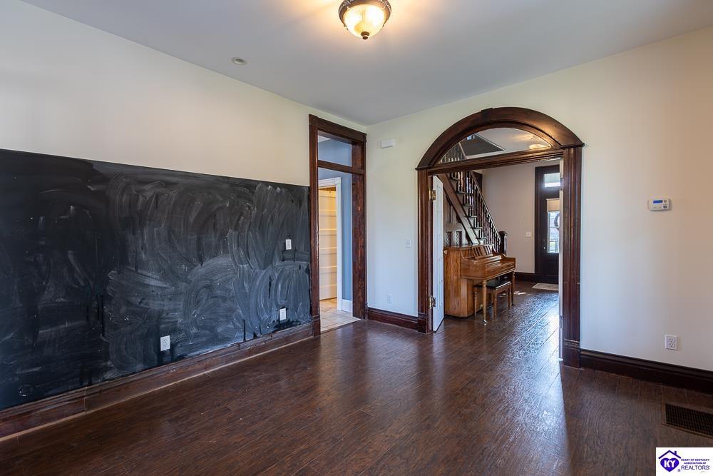 Listing Picture 618 S Lincoln Boulevard Hodgenville, KY 42748 MLS HK25002308