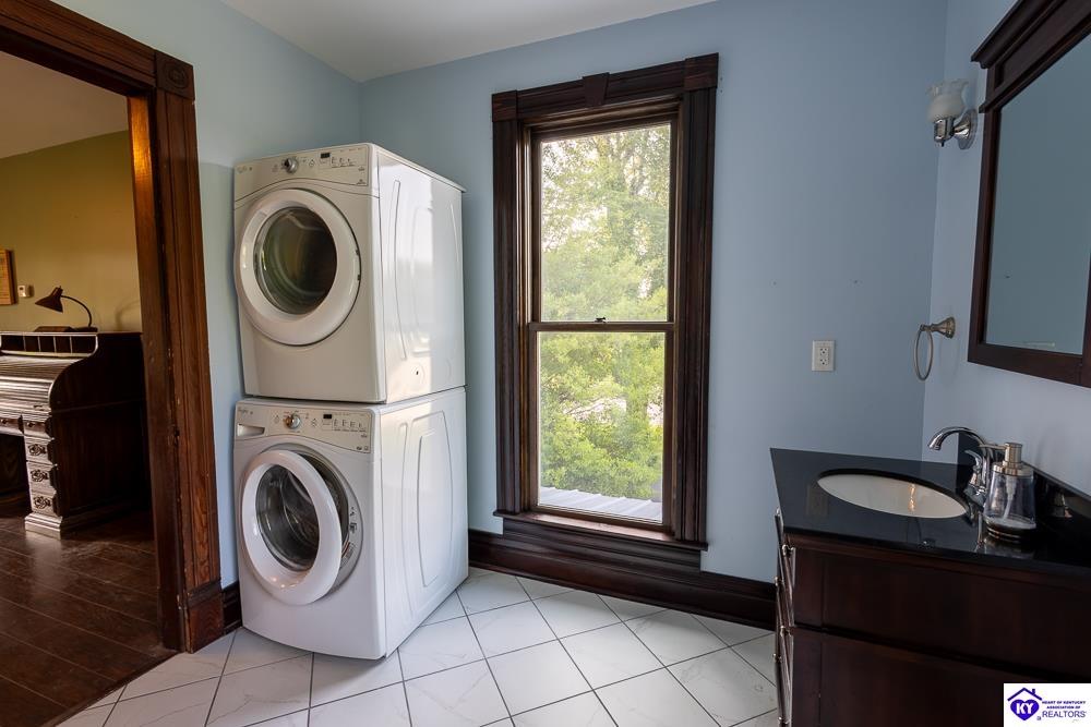 Listing Picture 618 S Lincoln Boulevard Hodgenville, KY 42748 MLS HK25002308