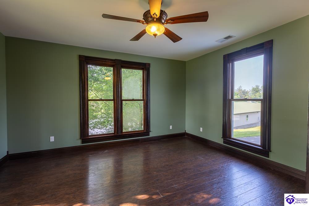 Listing Picture 618 S Lincoln Boulevard Hodgenville, KY 42748 MLS HK25002308