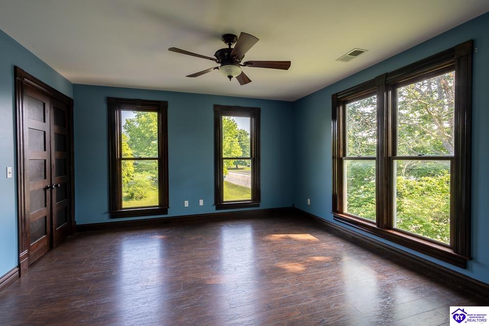 Listing Picture 618 S Lincoln Boulevard Hodgenville, KY 42748 MLS HK25002308