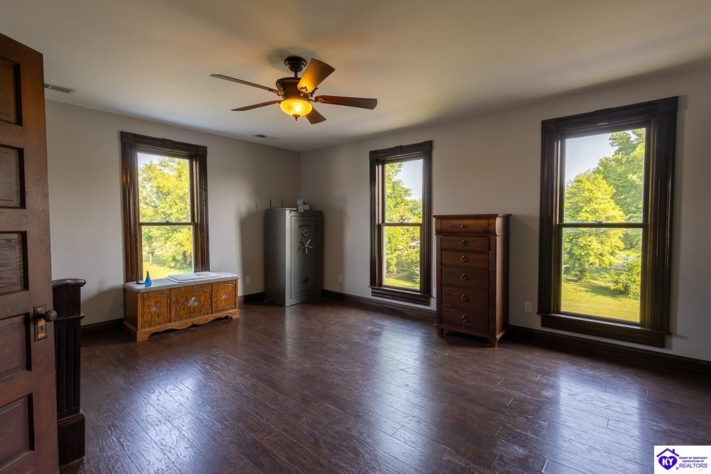 Listing Picture 618 S Lincoln Boulevard Hodgenville, KY 42748 MLS HK25002308