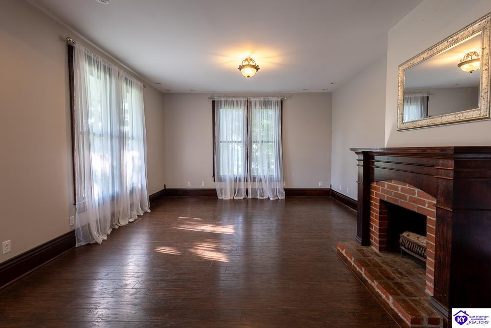 Listing Picture 618 S Lincoln Boulevard Hodgenville, KY 42748 MLS HK25002308