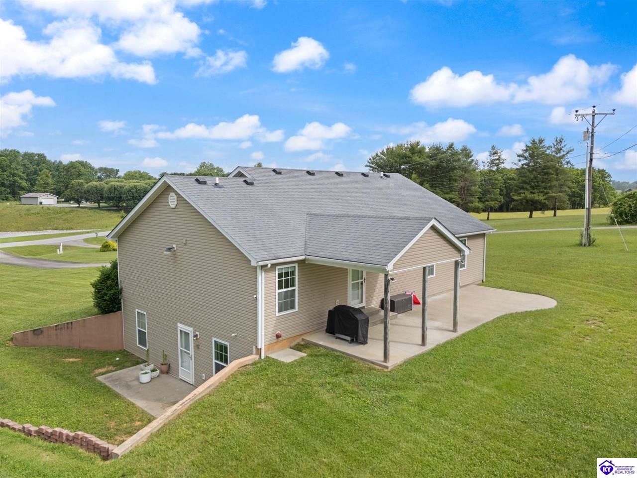 Listing Picture 4136 New Jackson Highway Hodgenville, KY 42748 MLS HK25002315
