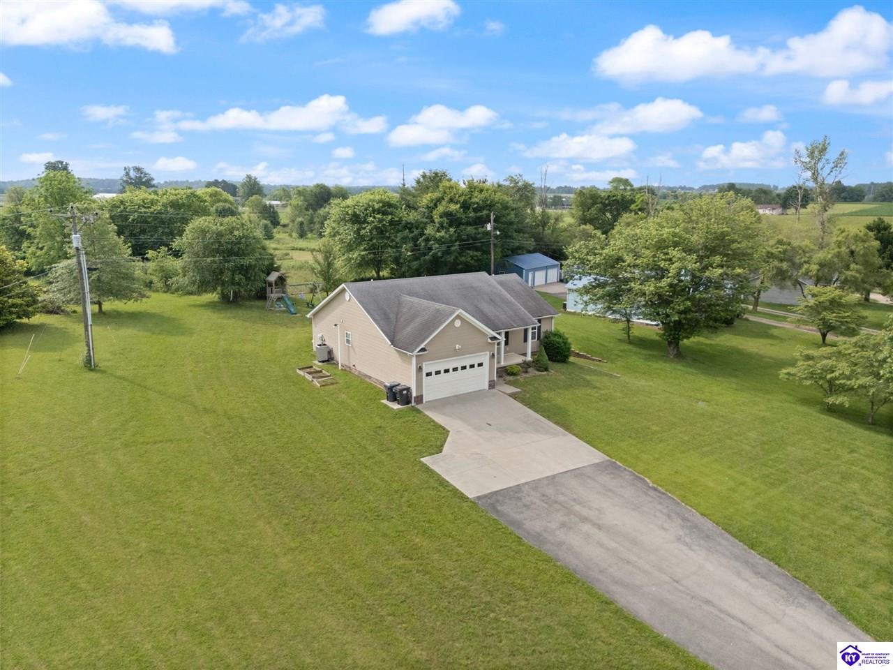 Listing Picture 4136 New Jackson Highway Hodgenville, KY 42748 MLS HK25002315