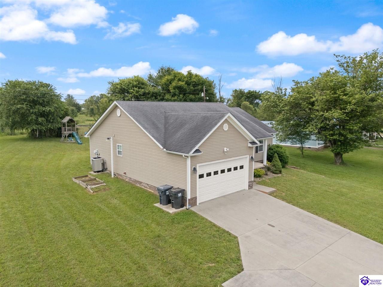 Listing Picture 4136 New Jackson Highway Hodgenville, KY 42748 MLS HK25002315