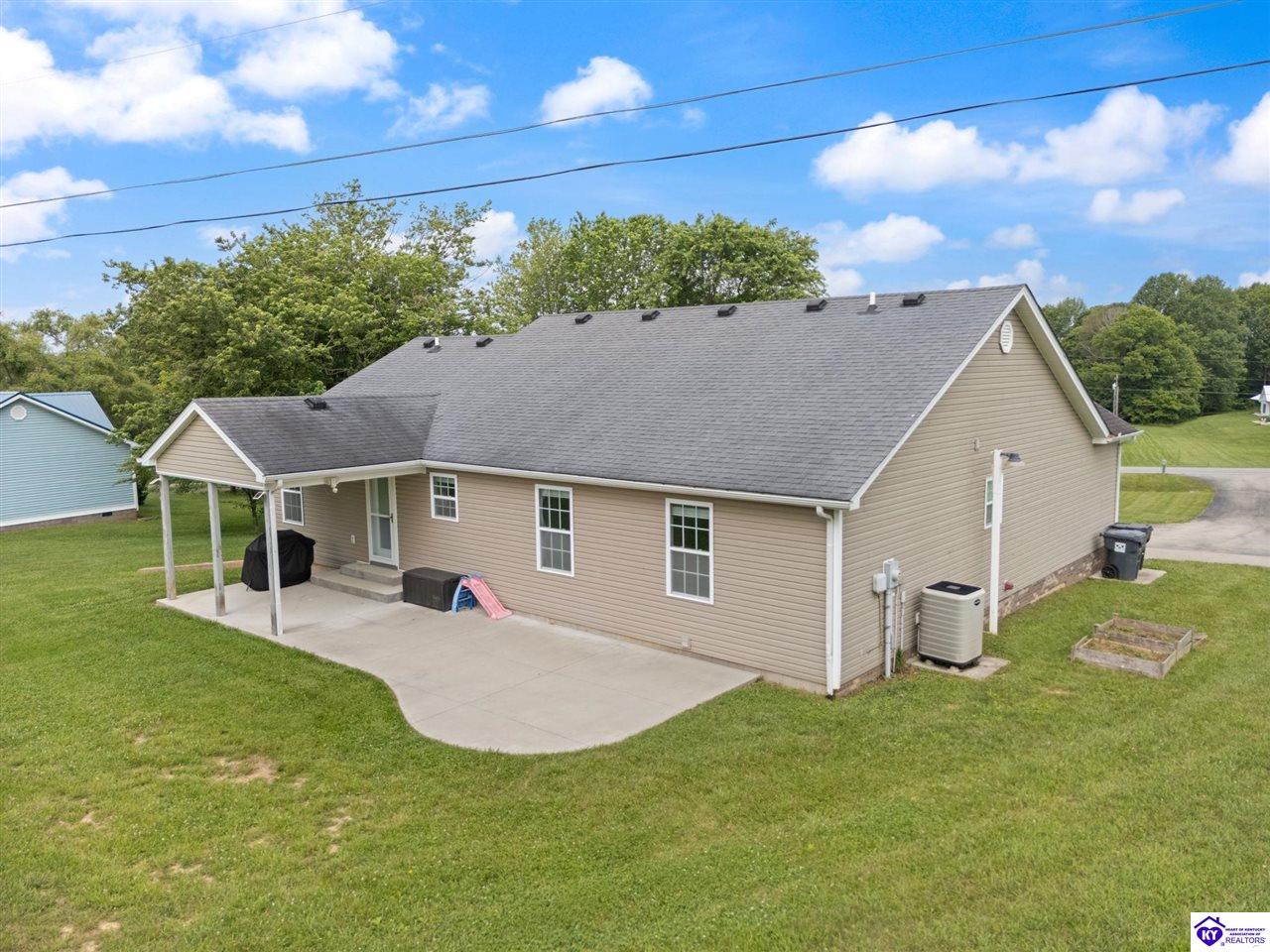 Listing Picture 4136 New Jackson Highway Hodgenville, KY 42748 MLS HK25002315